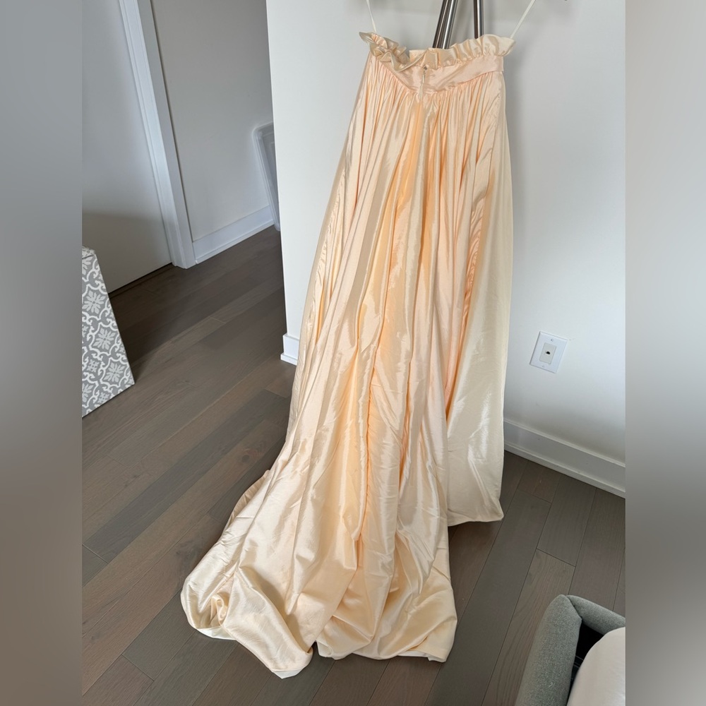 High-Waisted Paperbag Wedding Gown Skirt with Pockets - Picture 8 of 12